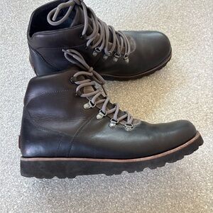 UGG Hafstein Men's boots size 10
